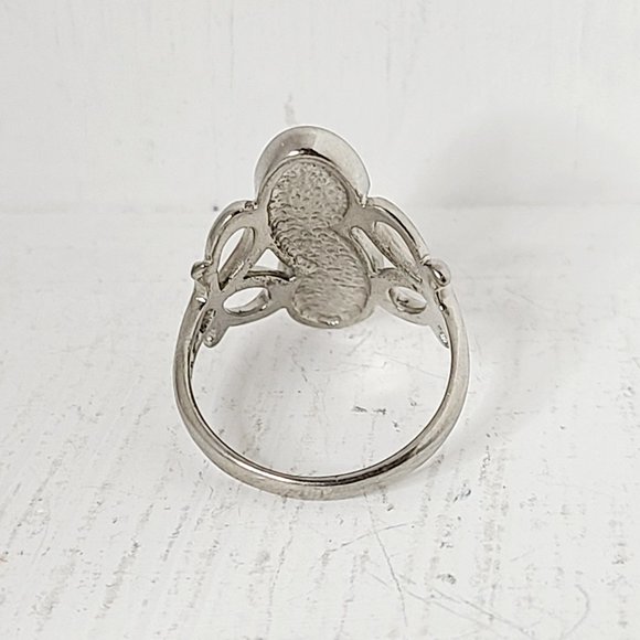 Silver Swirled Ring With White Blue and Red Enamel Unique Filigree Size 7.75 - Picture 2 of 3